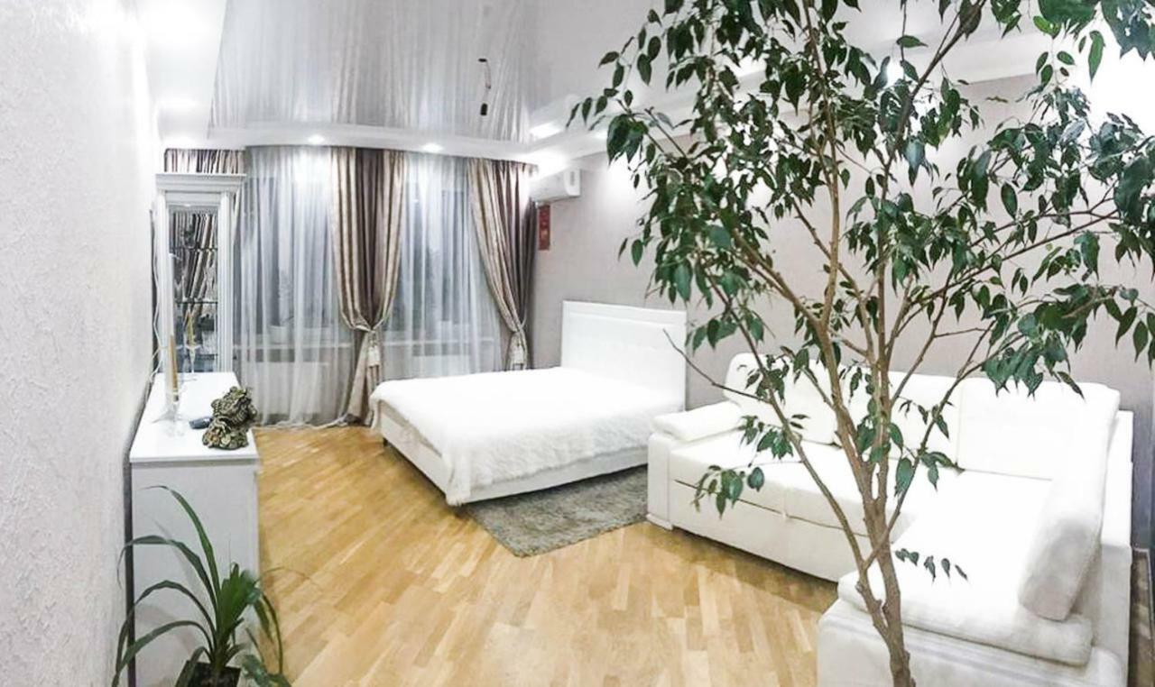 Rent-Kiev Apartment On Luxklavdievskaya Bagian luar foto